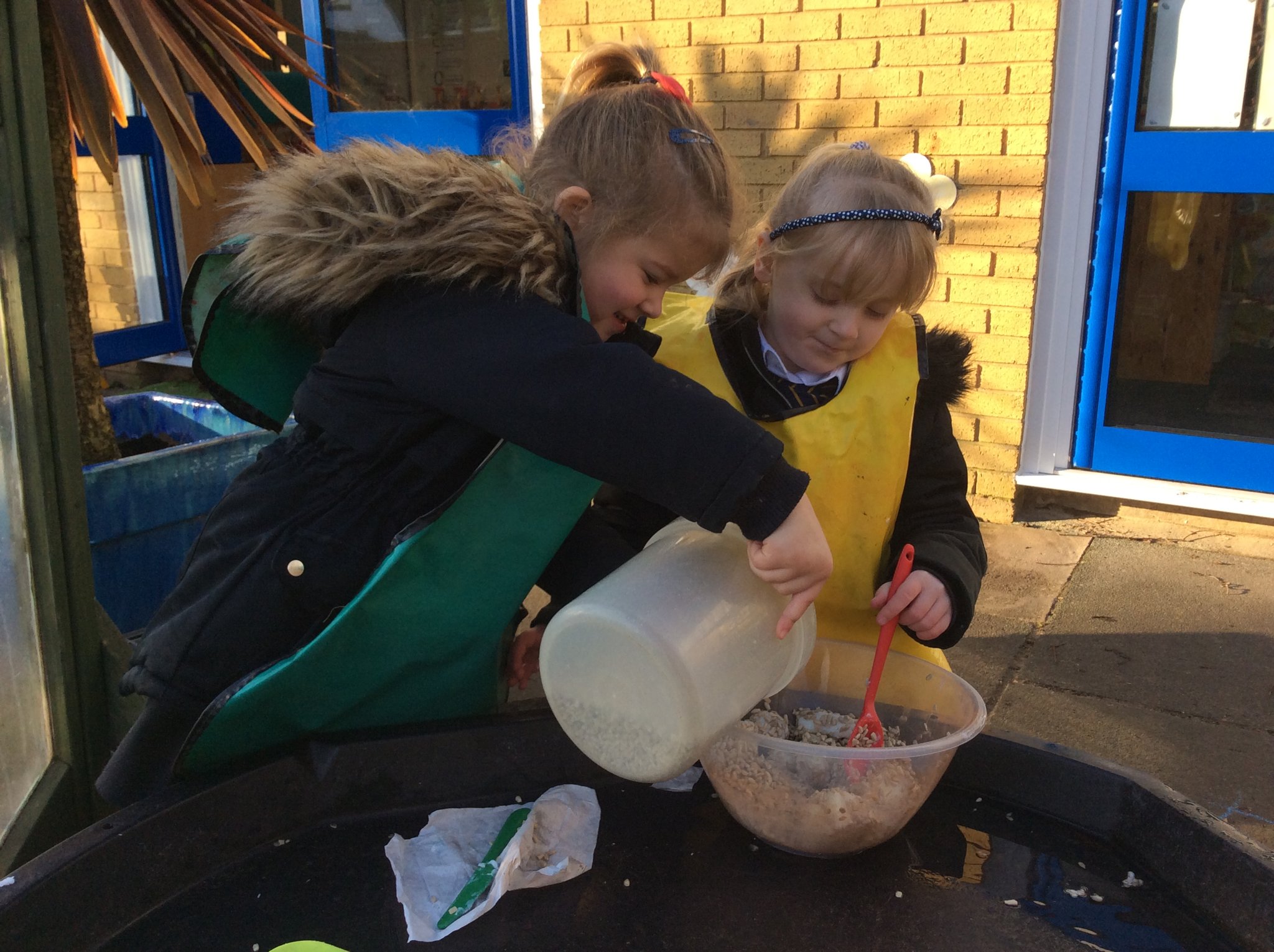 Image of Making bird feeders